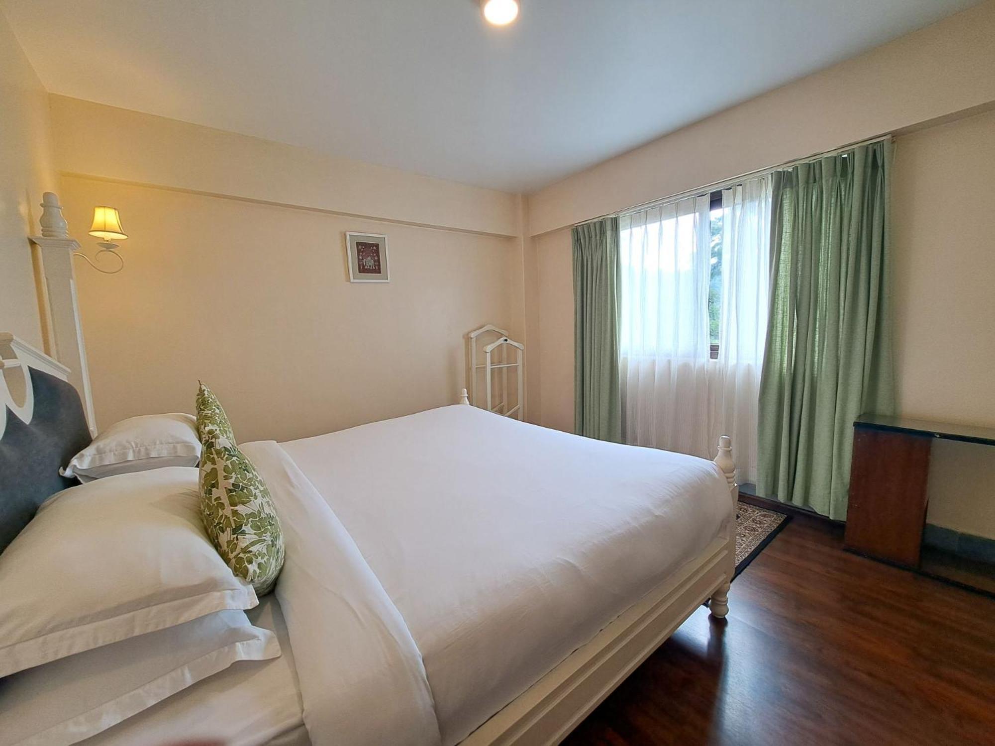 The Heritage Club - Tripura Castle Hotel And Spa 실롱 외부 사진