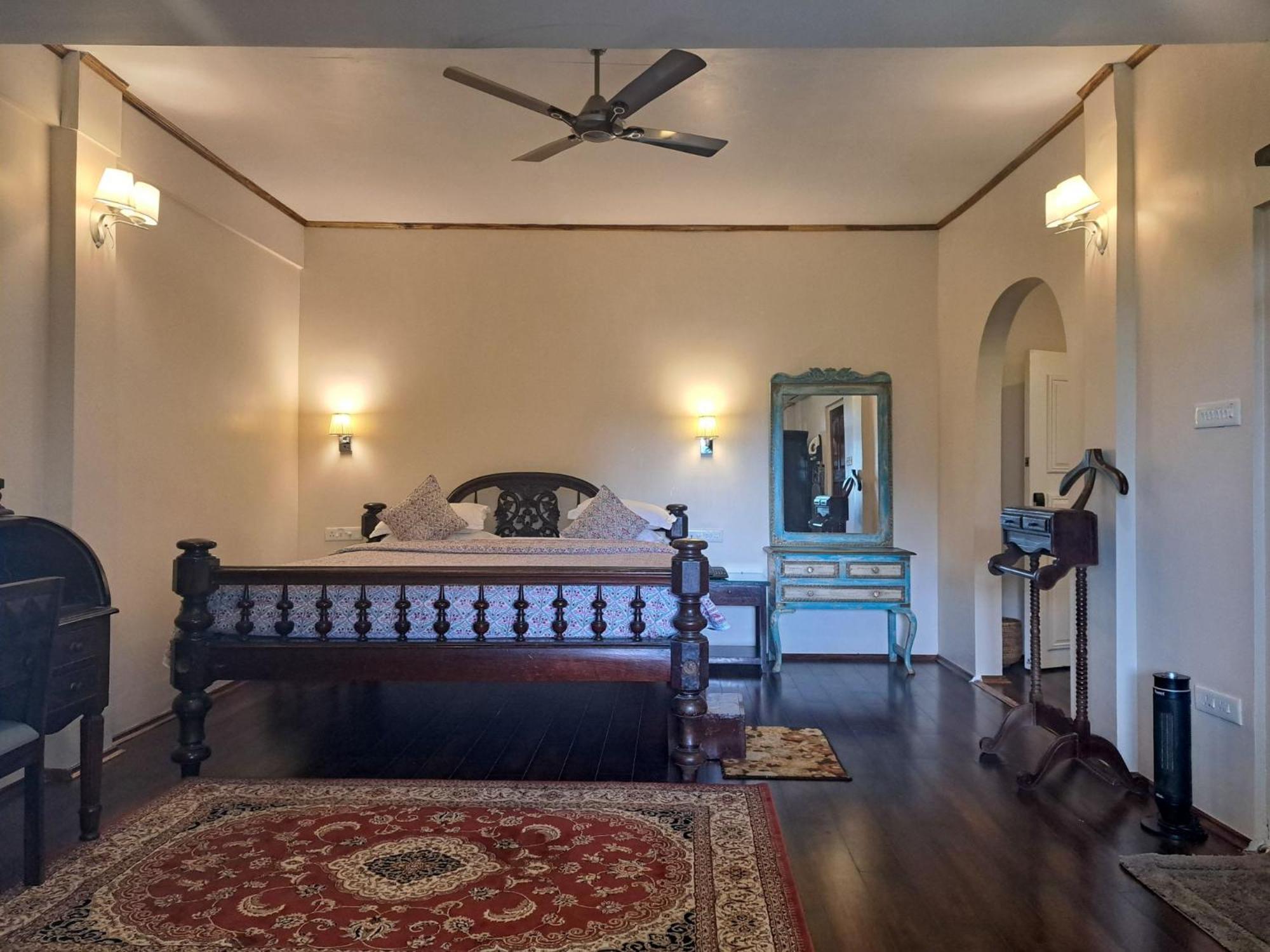 The Heritage Club - Tripura Castle Hotel And Spa 실롱 외부 사진