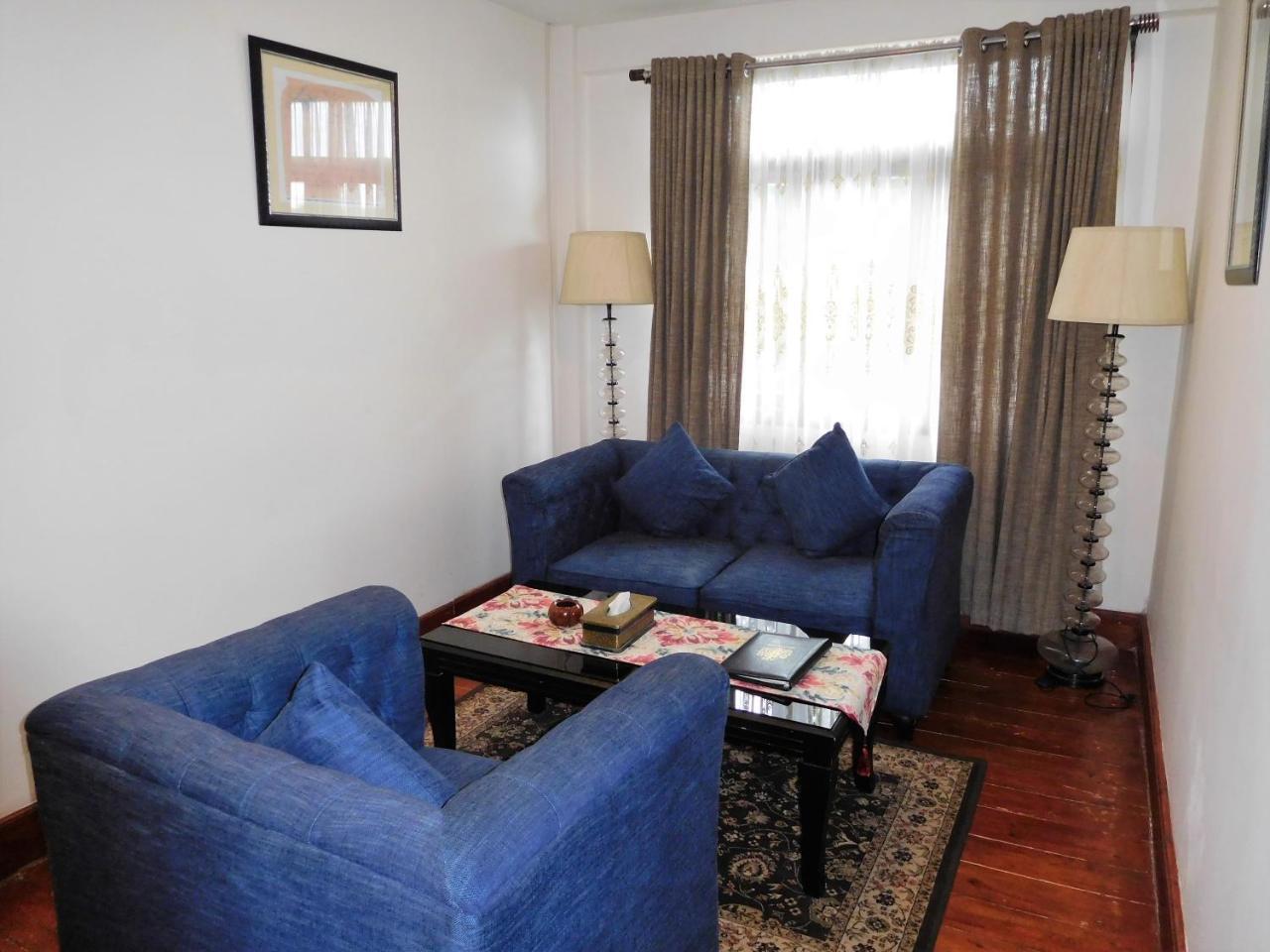 The Heritage Club - Tripura Castle Hotel And Spa 실롱 외부 사진
