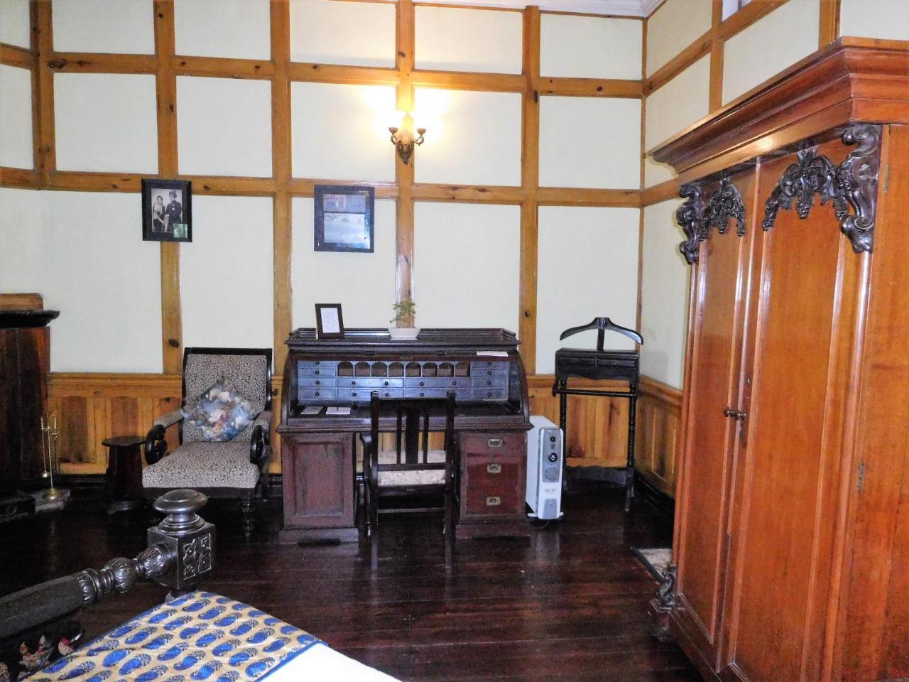 The Heritage Club - Tripura Castle Hotel And Spa 실롱 외부 사진