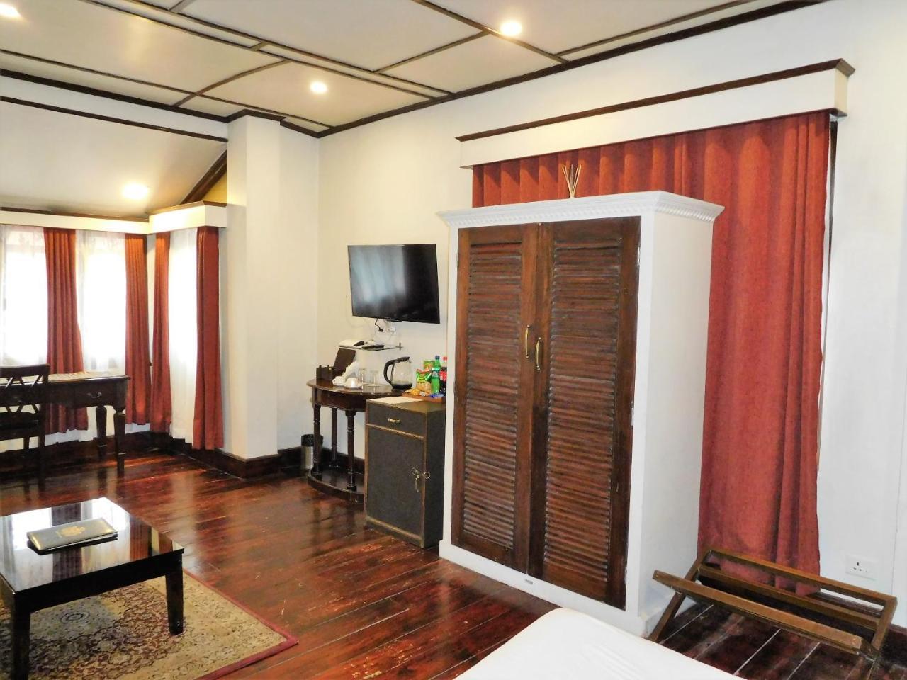 The Heritage Club - Tripura Castle Hotel And Spa 실롱 외부 사진