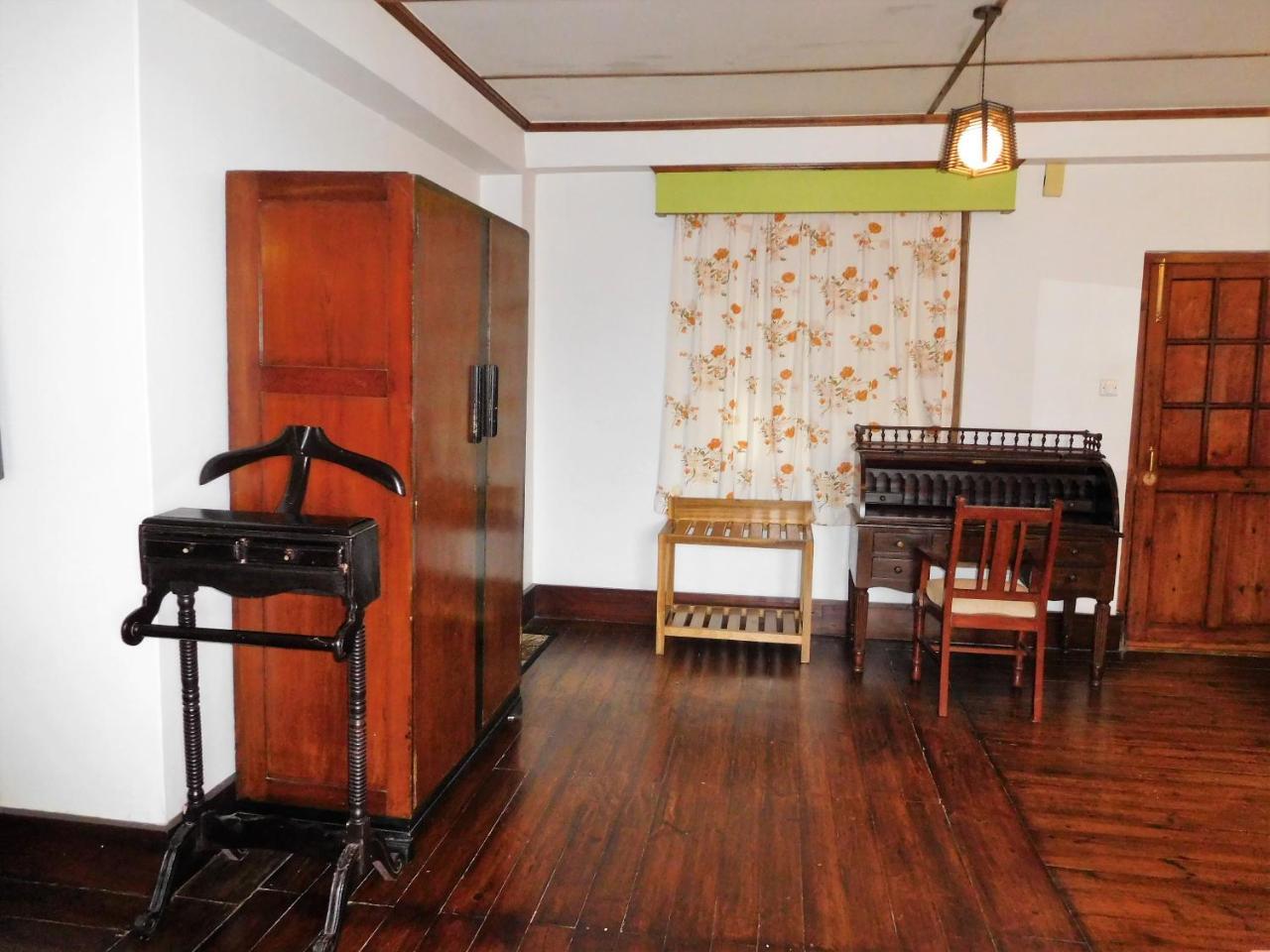 The Heritage Club - Tripura Castle Hotel And Spa 실롱 외부 사진